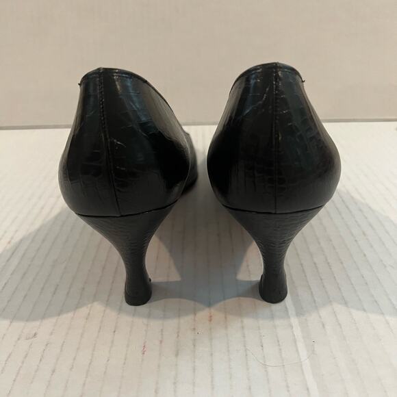 Salvatore Ferragamo Women’s Classic Gator Embossed Black Leather Heel Pumps 9AA - Picture 4 of 11